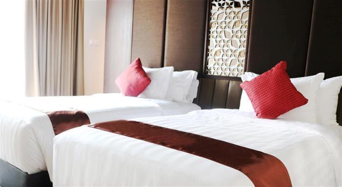 Aston Sentul Lake Resort & Conference Center Bogor Exteriör bild