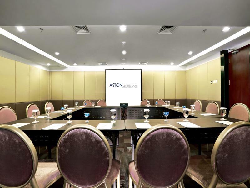 Aston Sentul Lake Resort & Conference Center Bogor Exteriör bild